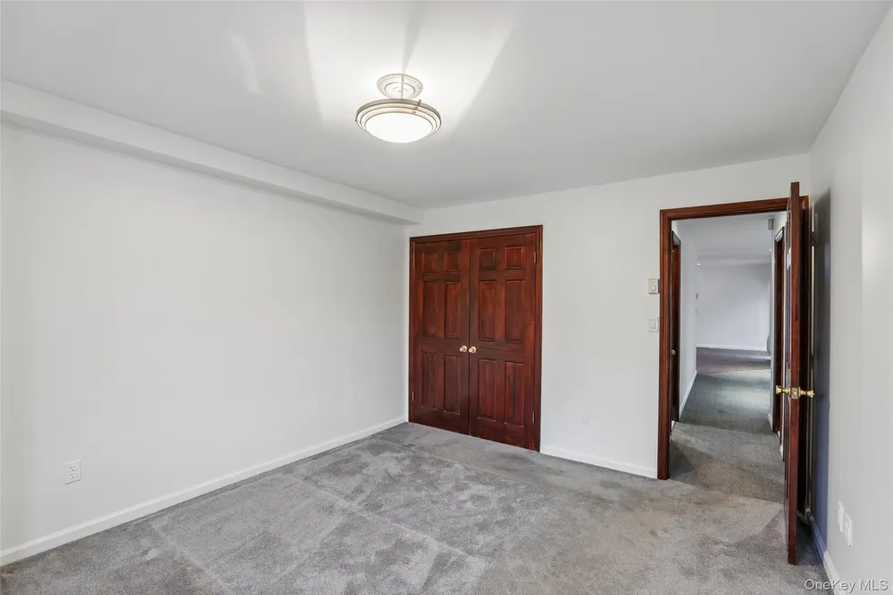 530 Hudson Avenue Cedarhurst, NY 11516