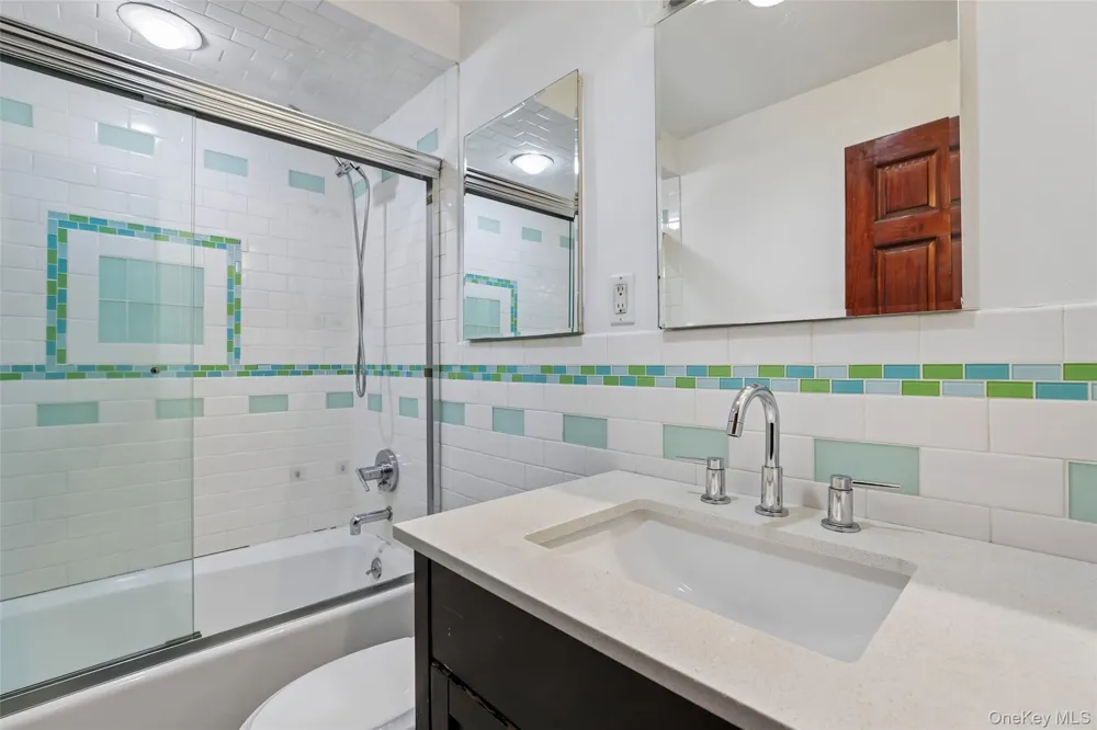 530 Hudson Avenue Cedarhurst, NY 11516