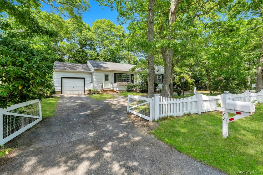 62 Squires Avenue East Quogue, NY 11942