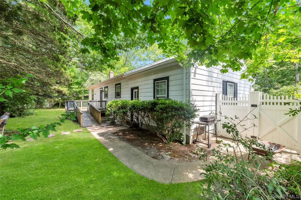 62 Squires Avenue East Quogue, NY 11942