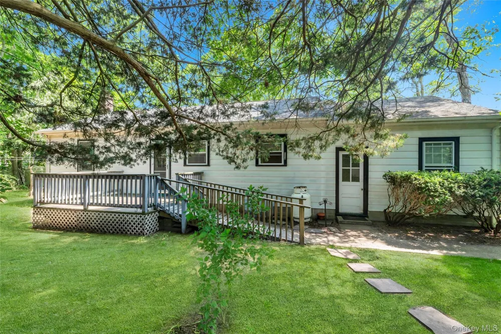 62 Squires Avenue East Quogue, NY 11942