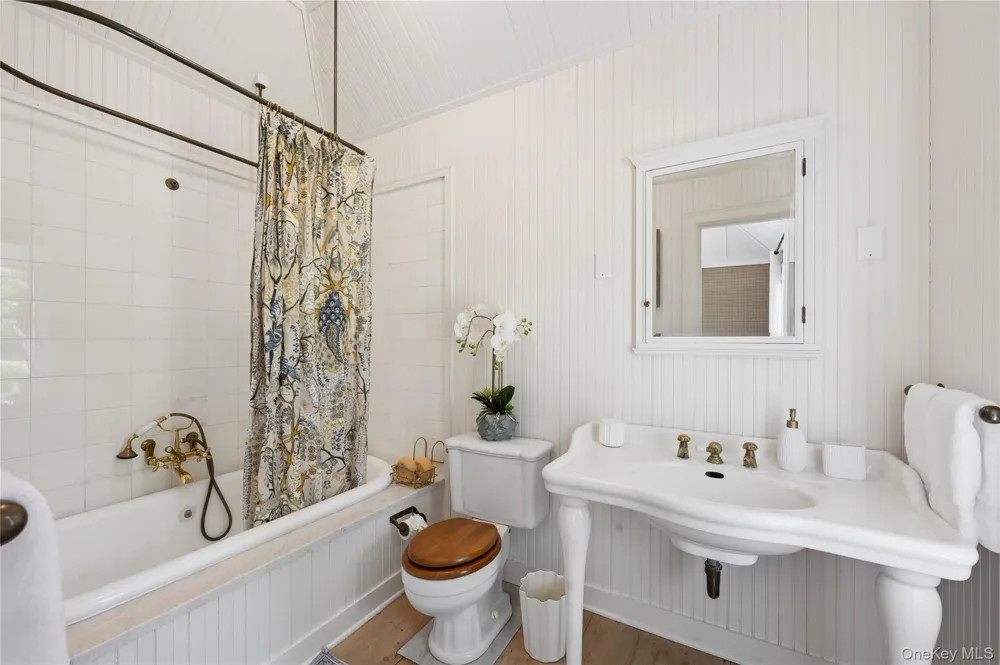 100 & 90 Briar Patch Road East Hampton, NY 11937