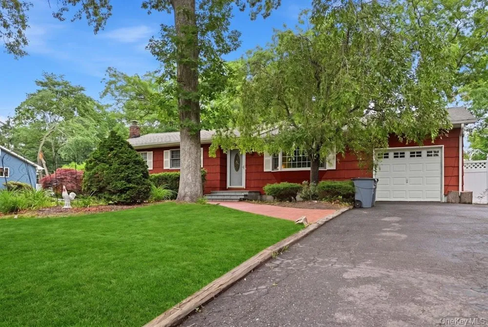 23 Flicker Drive Middle Island, NY 11953