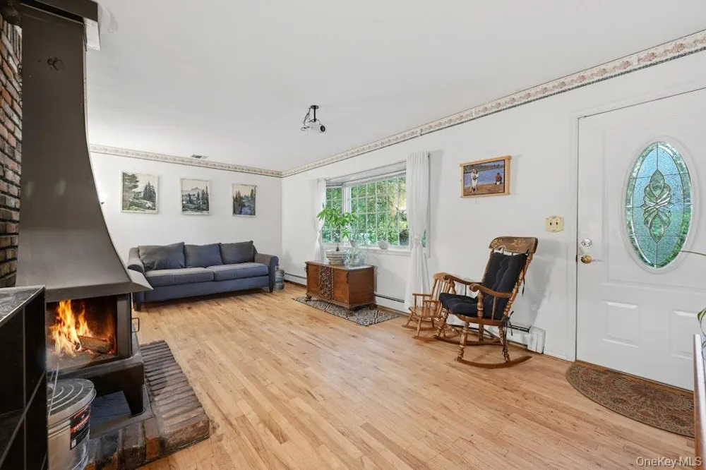 23 Flicker Drive Middle Island, NY 11953