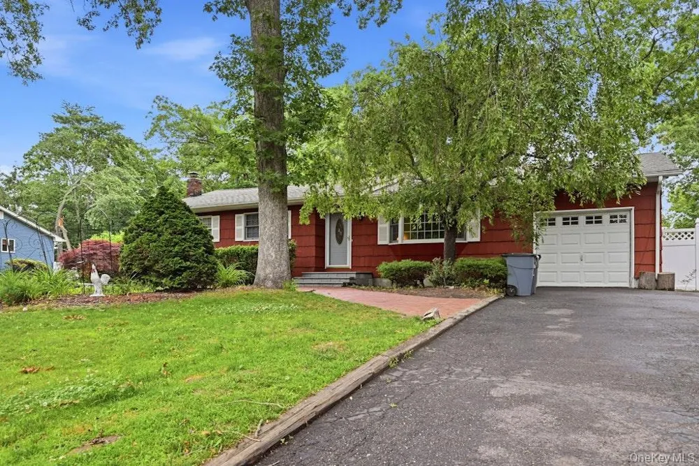23 Flicker Drive Middle Island, NY 11953