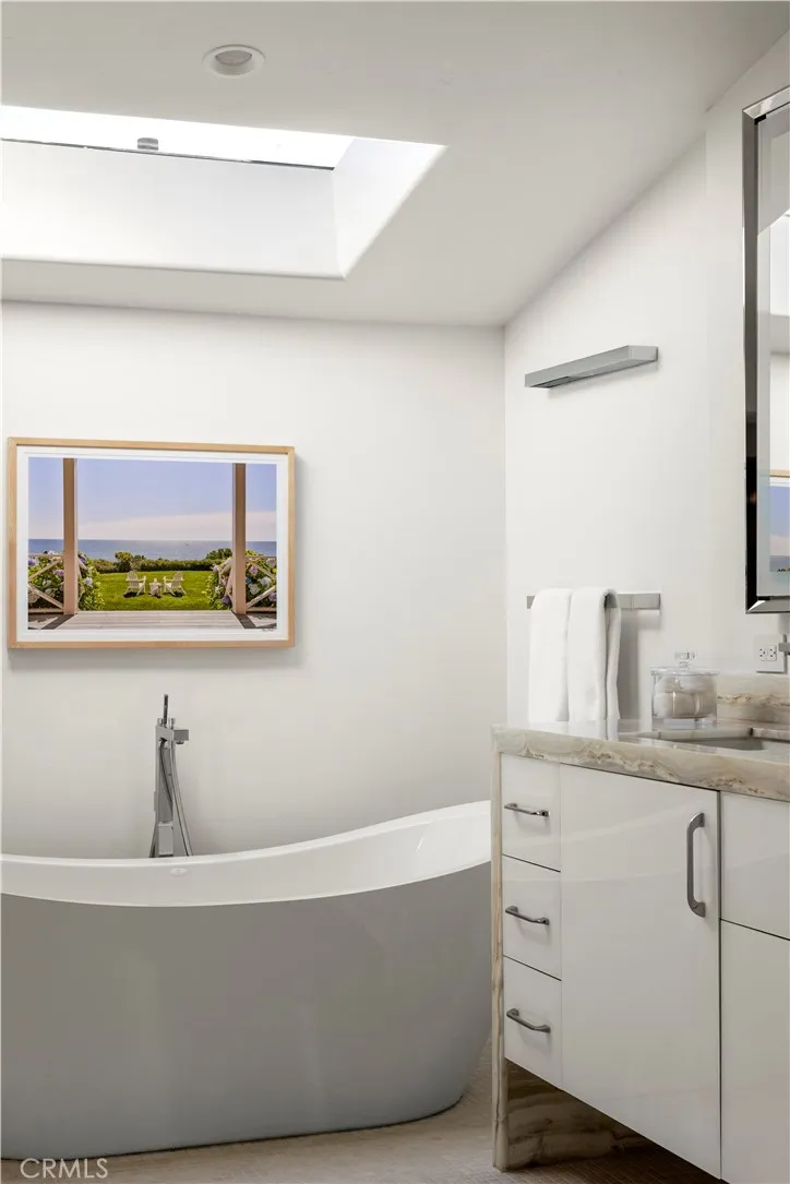 52 Portola Laguna Beach, CA 92651