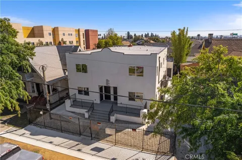 324 W 51st St
