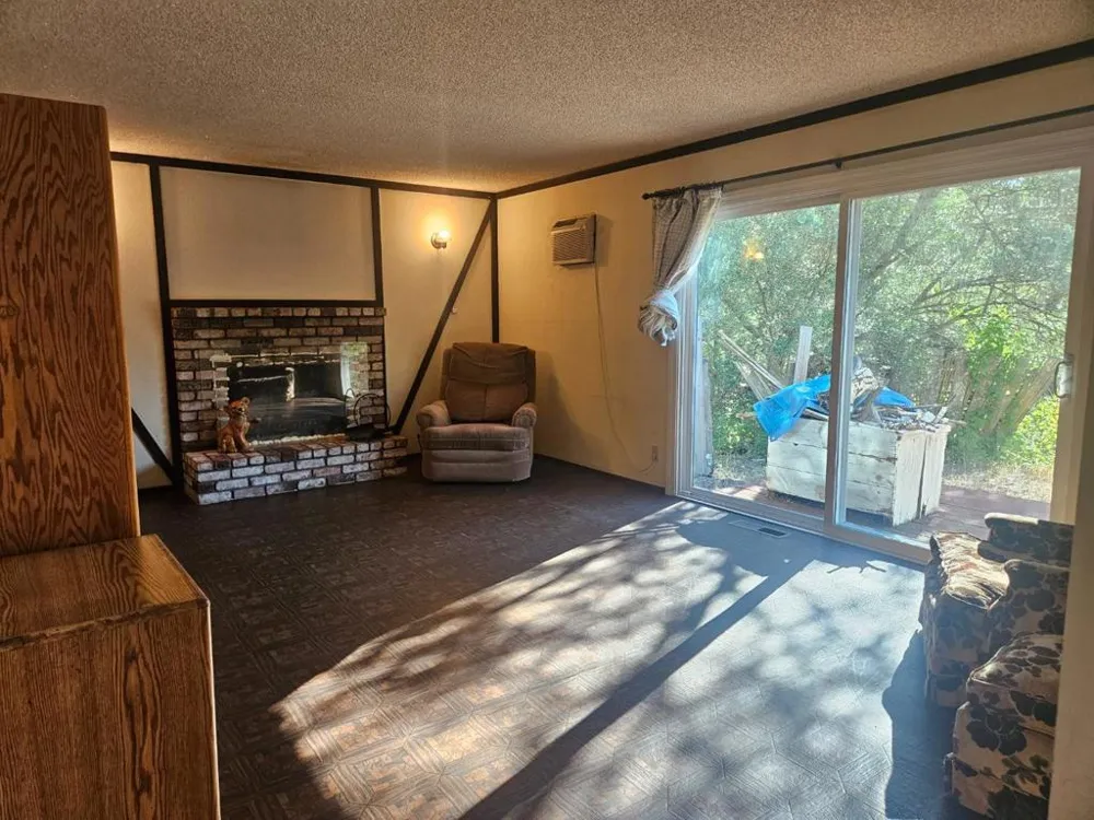 1527 Pleasant Hill Road Lafayette, CA 94549