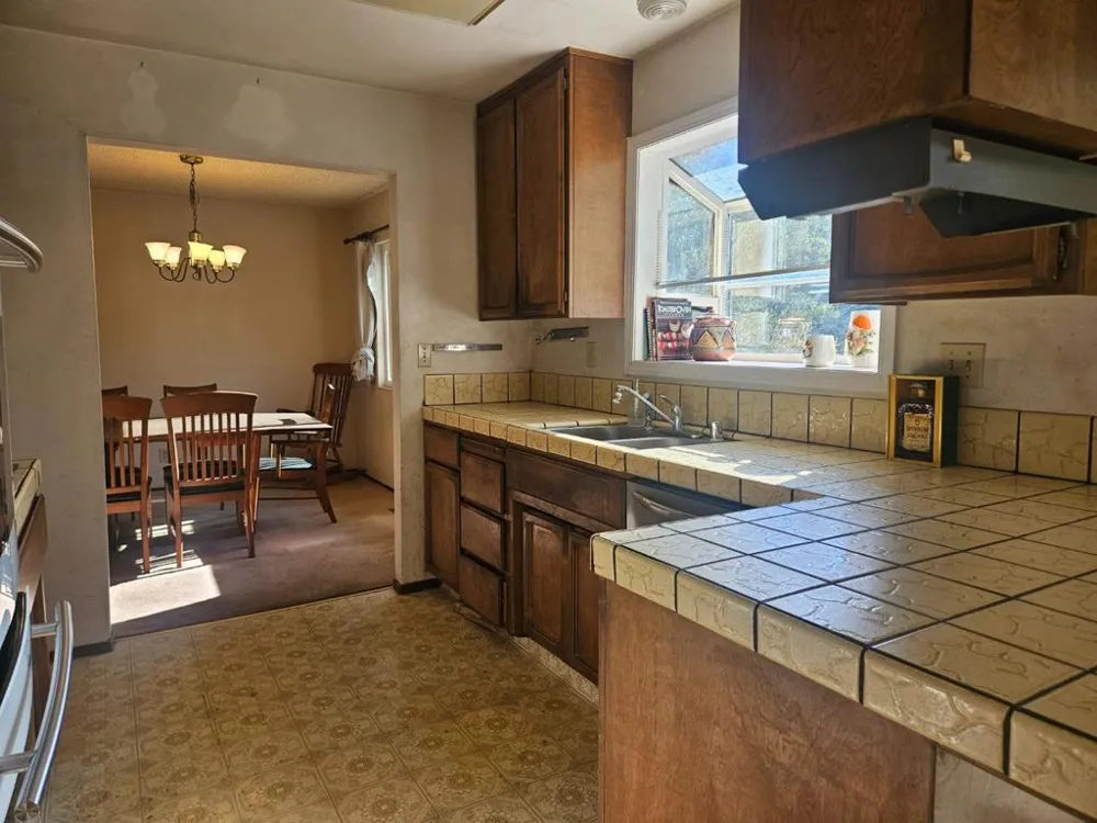 1527 Pleasant Hill Road Lafayette, CA 94549