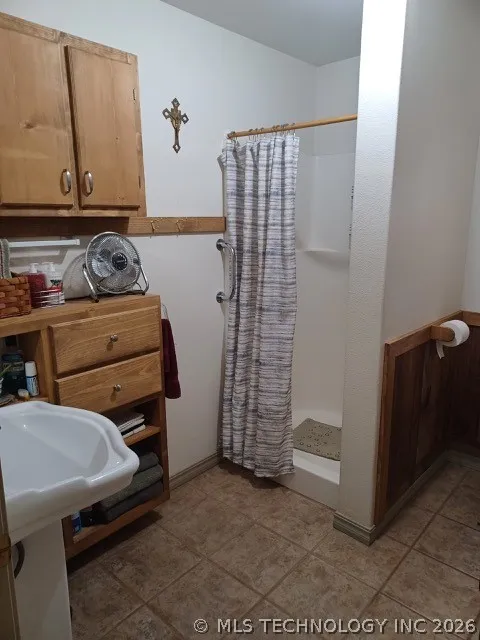 468145 648 ROAD Watts, OK 74964