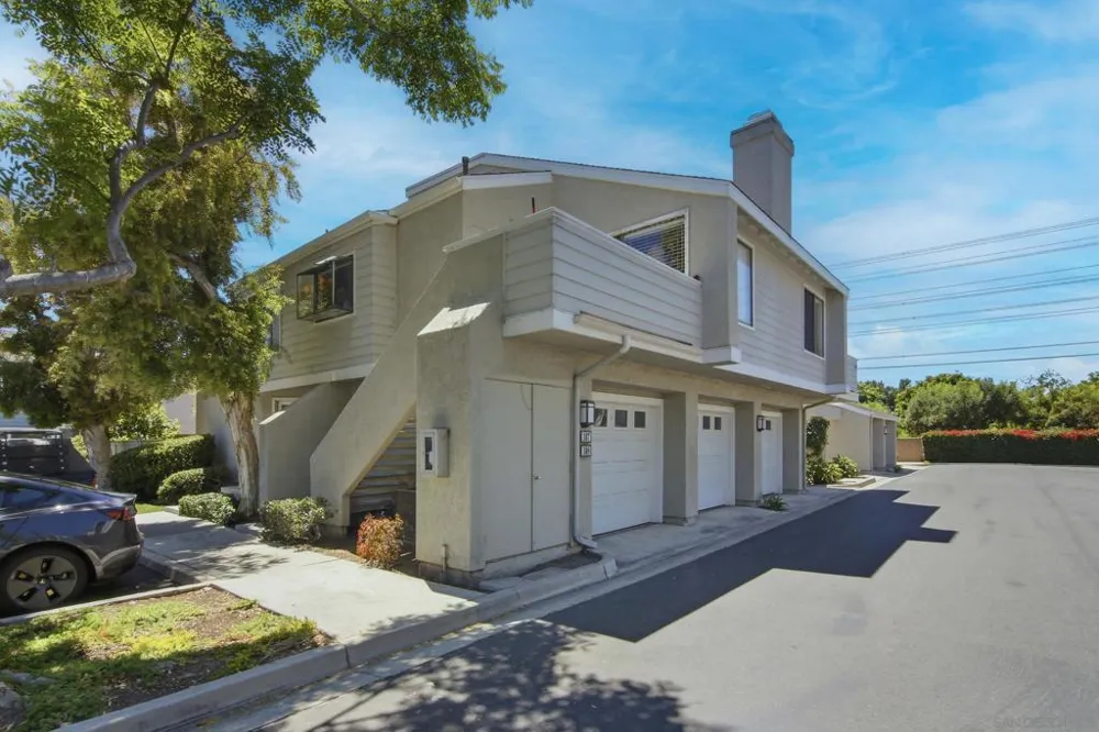 387 Deerfield Ave #77 Irvine, CA 92606