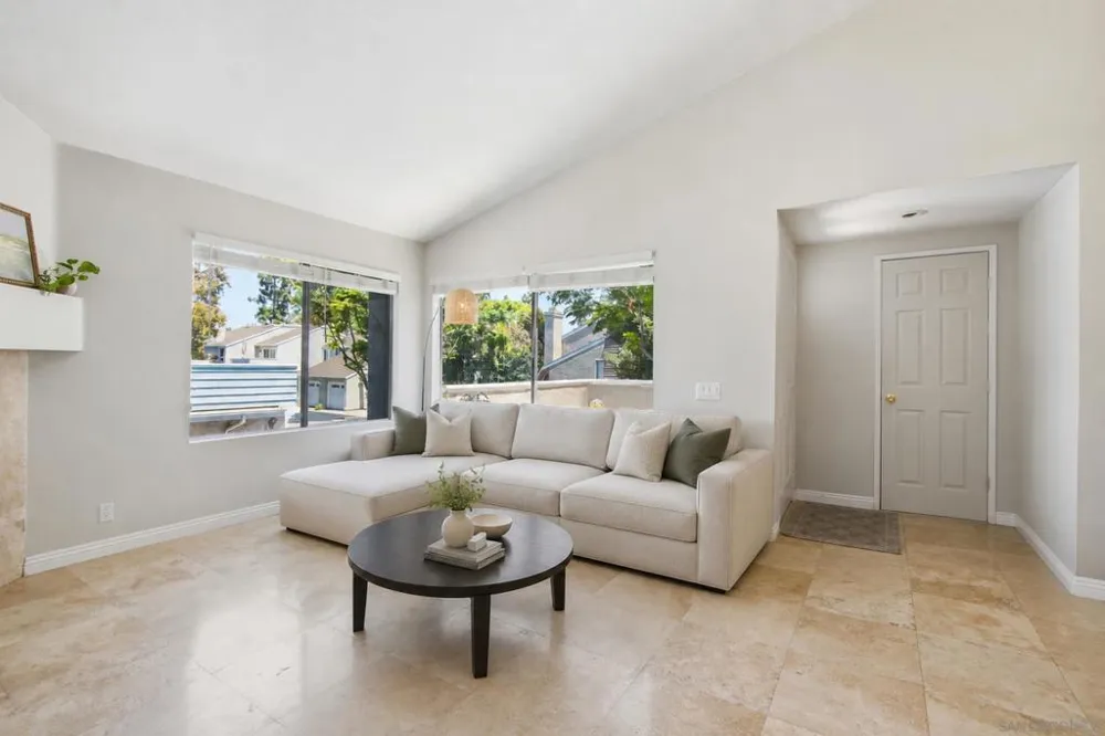 387 Deerfield Ave #77 Irvine, CA 92606