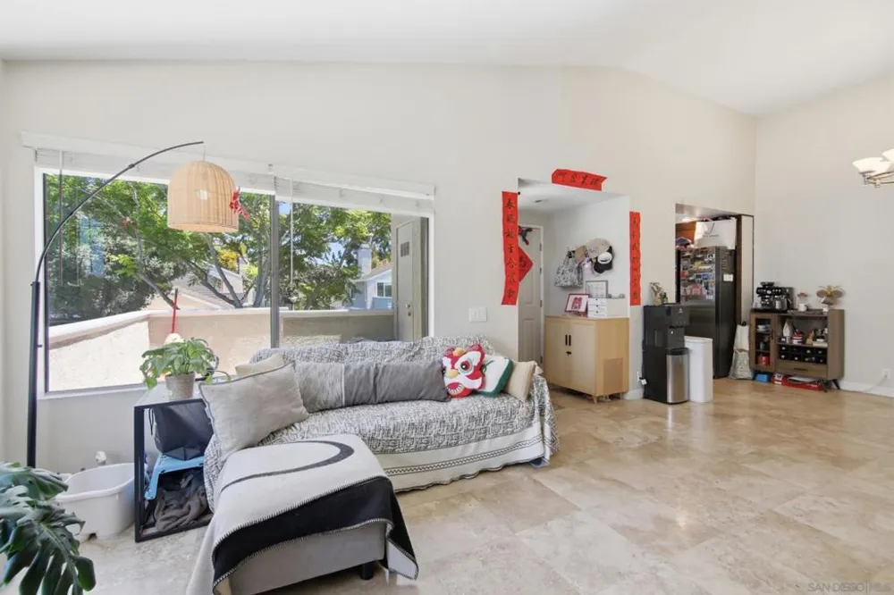 387 Deerfield Ave #77 Irvine, CA 92606