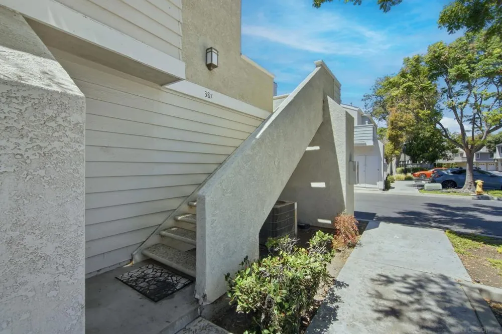 387 Deerfield Ave #77 Irvine, CA 92606