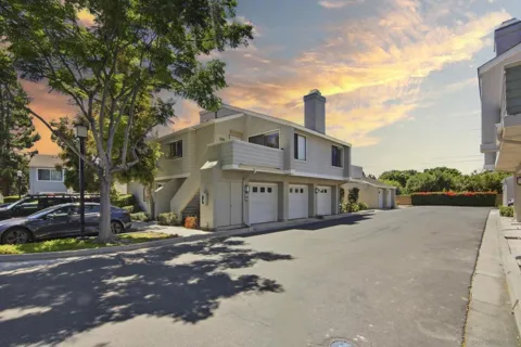 387 Deerfield Ave #77
