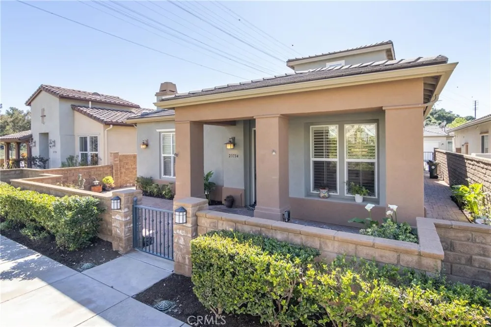 23734 Mahogany Court Valencia, CA 91354