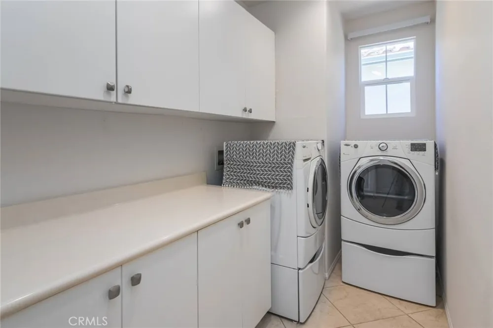 23734 Mahogany Court Valencia, CA 91354