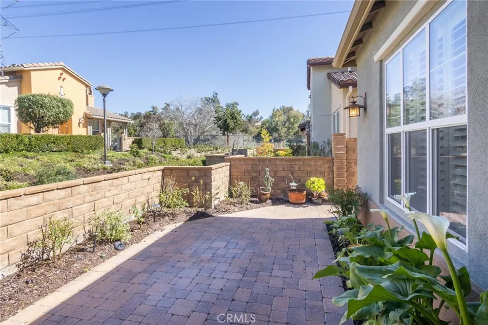 23734 Mahogany Court Valencia, CA 91354