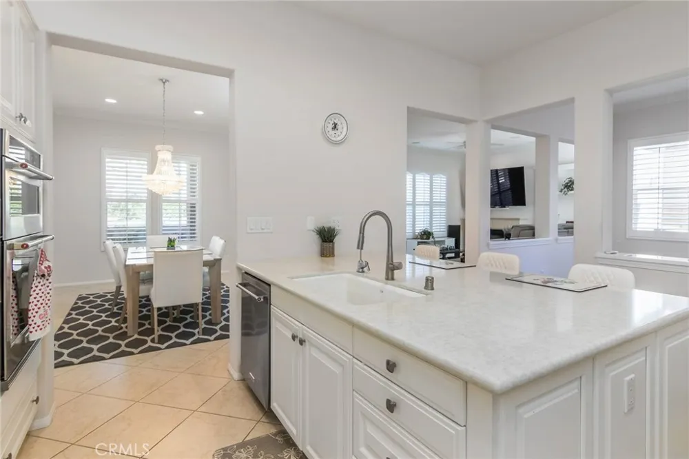 23734 Mahogany Court Valencia, CA 91354