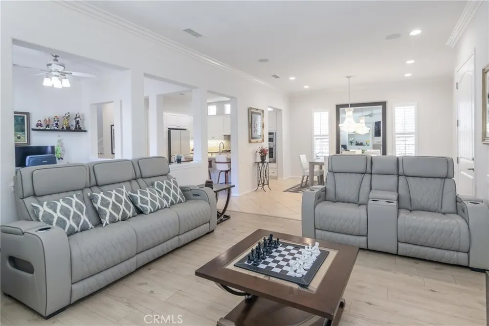 23734 Mahogany Court Valencia, CA 91354