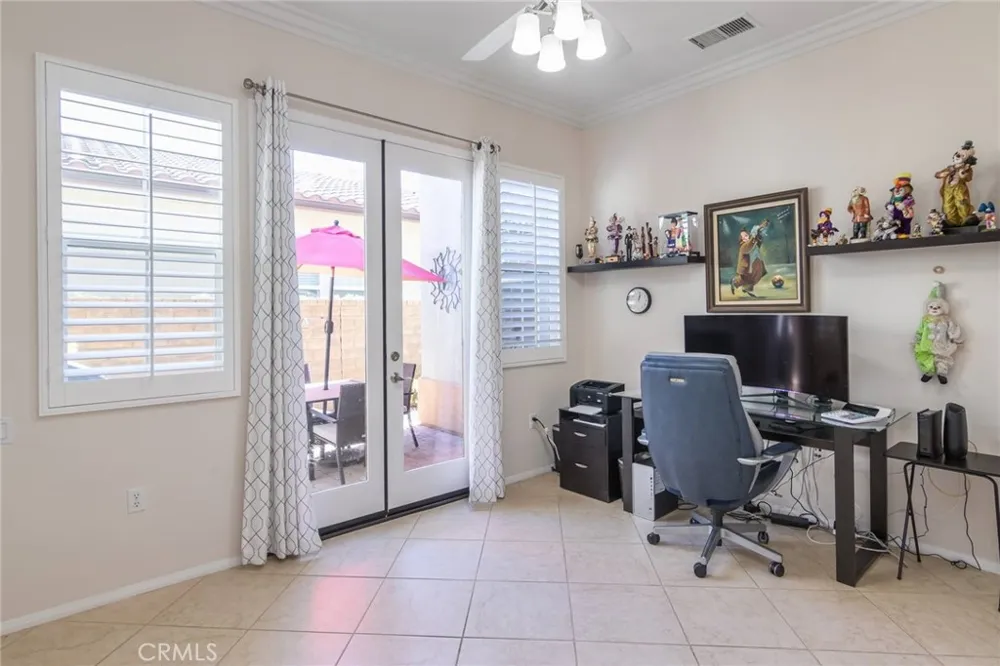 23734 Mahogany Court Valencia, CA 91354