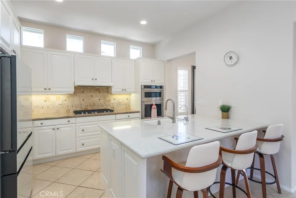 23734 Mahogany Court Valencia, CA 91354