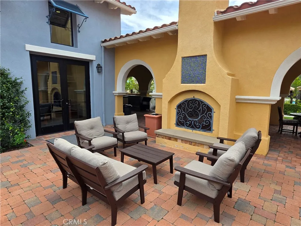 23734 Mahogany Court Valencia, CA 91354