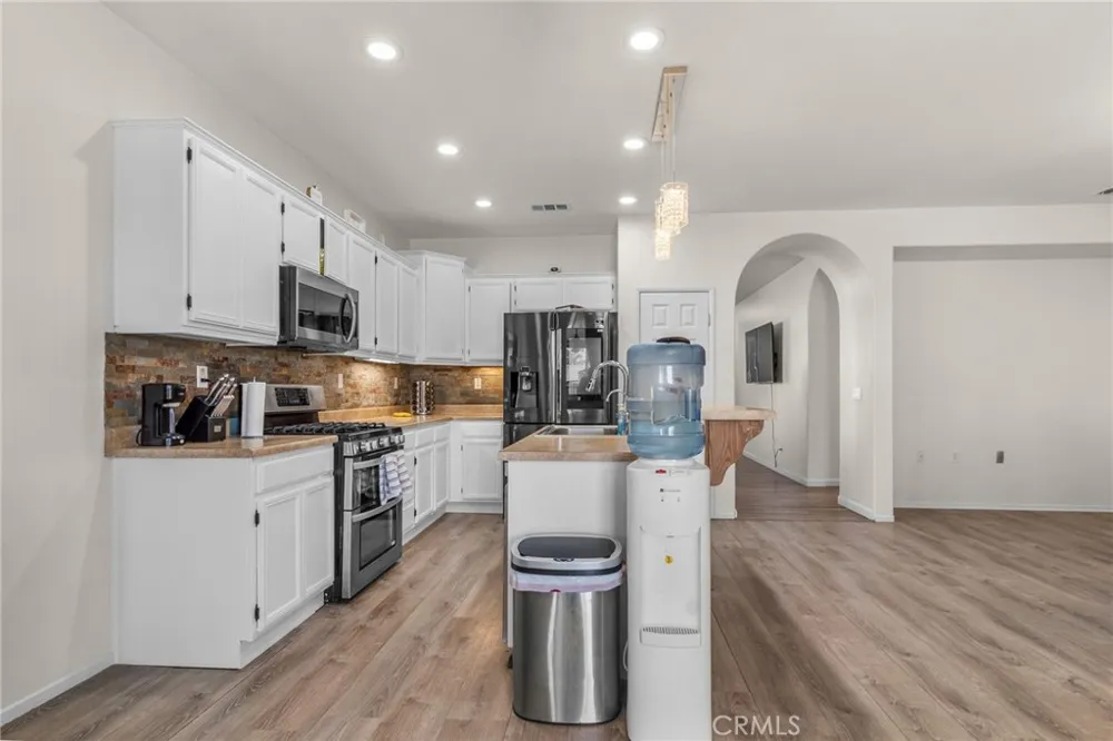 13998 Old Mill Victorville, CA 92394