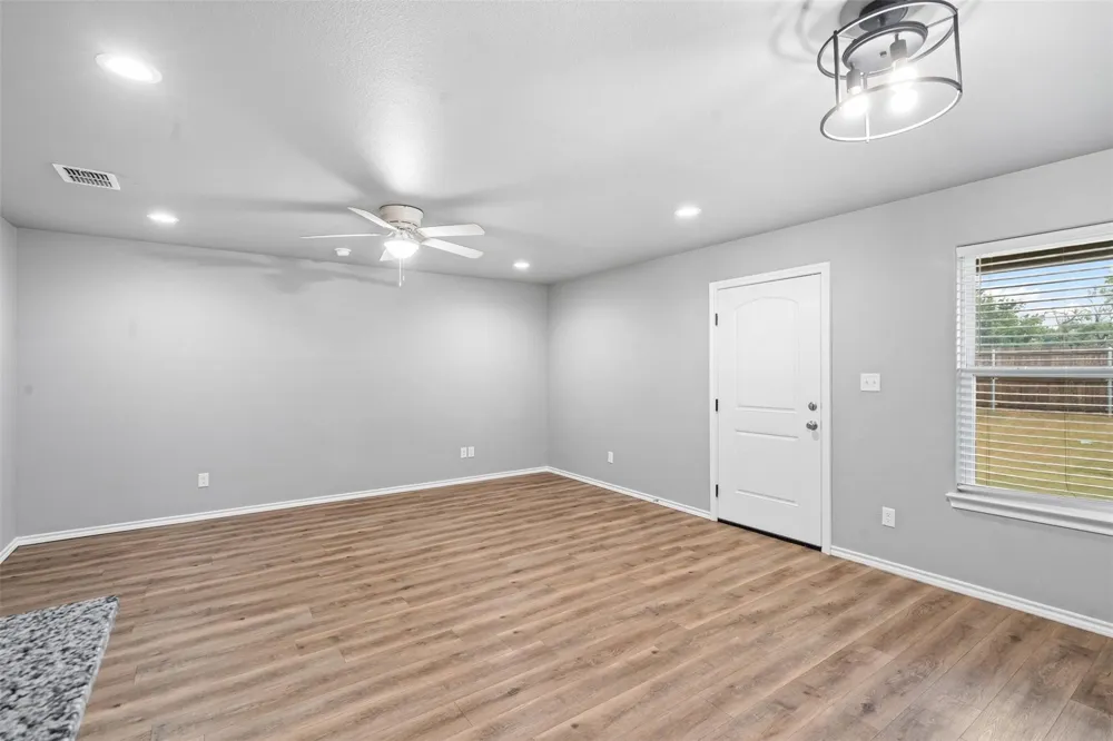 133 Abbey Park Court Granbury, TX 76049
