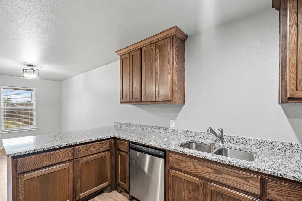 133 Abbey Park Court Granbury, TX 76049