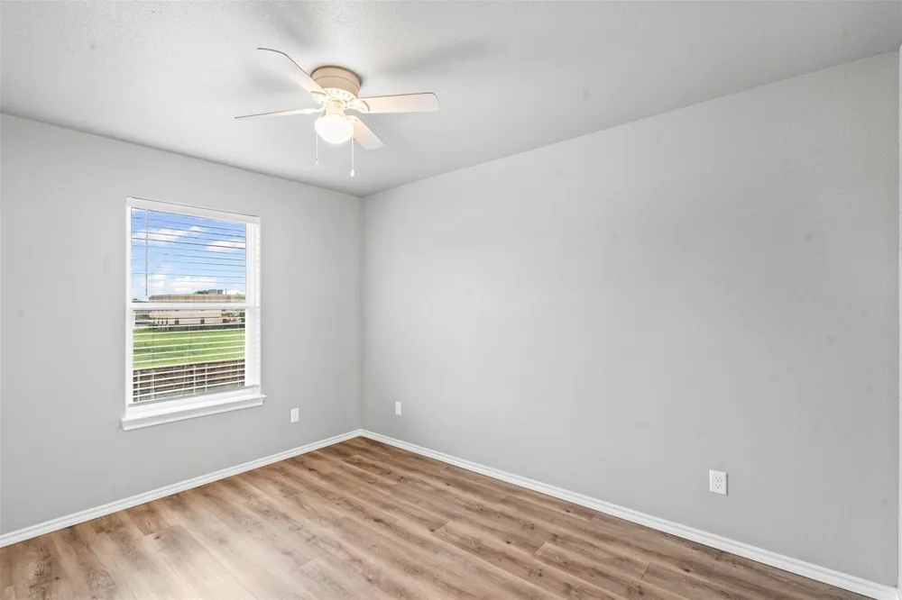 133 Abbey Park Court Granbury, TX 76049