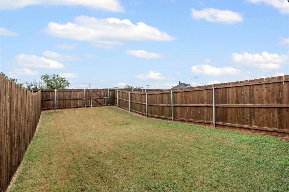 133 Abbey Park Court Granbury, TX 76049