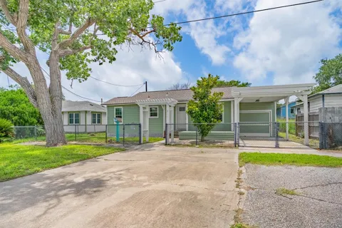 715 W Wilson Ave