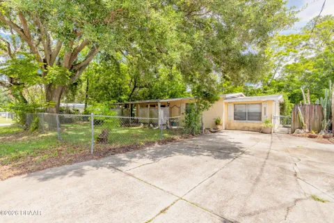 1219 Leon Lane