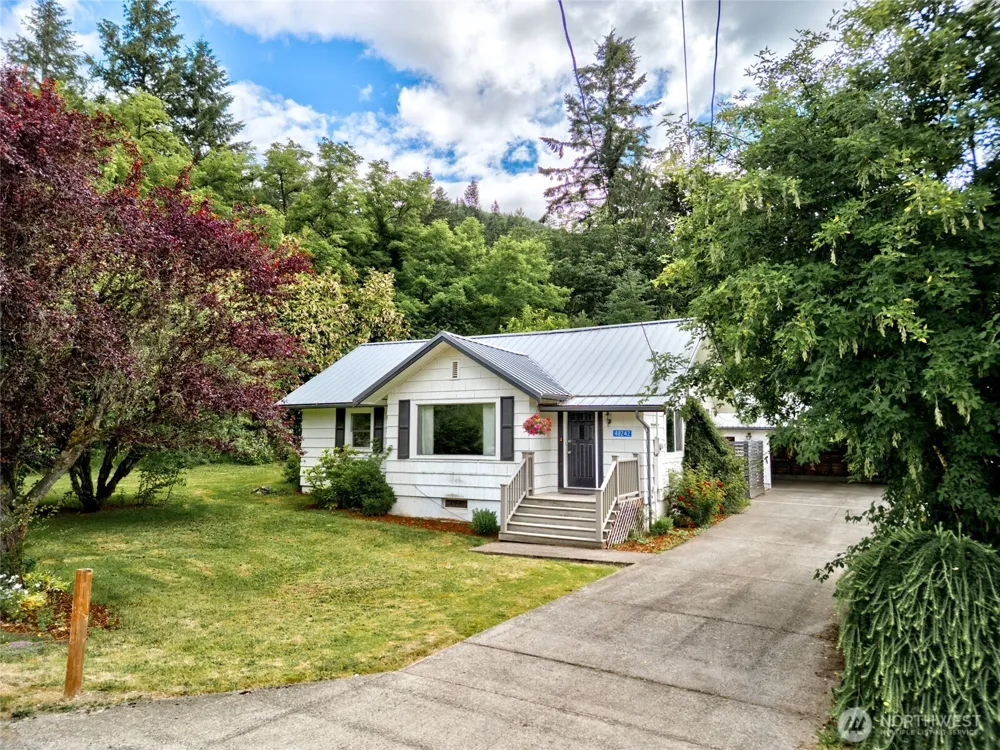 48242 Moen Road Concrete, WA 98237