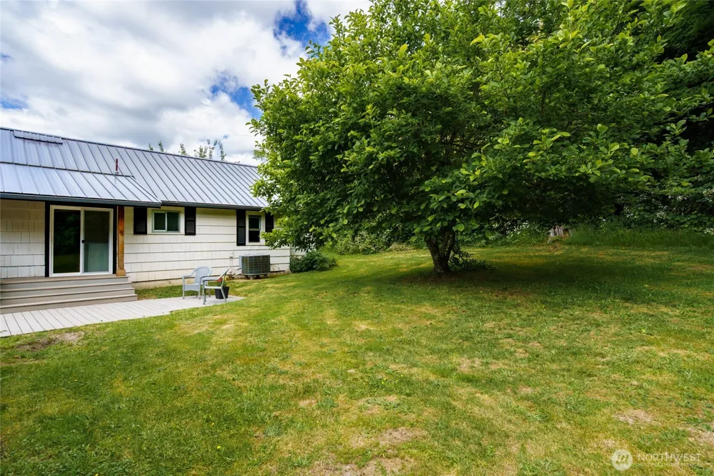 48242 Moen Road Concrete, WA 98237