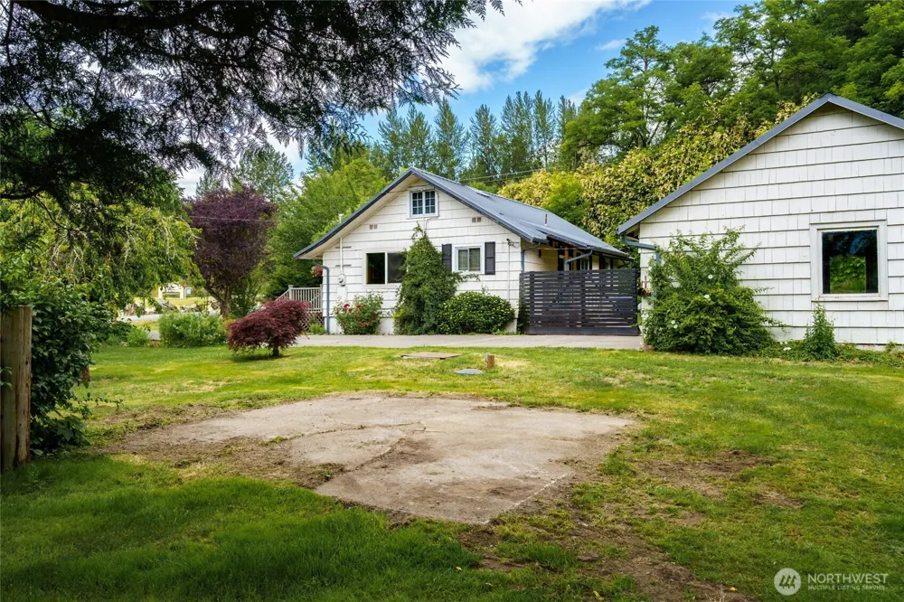 48242 Moen Road Concrete, WA 98237