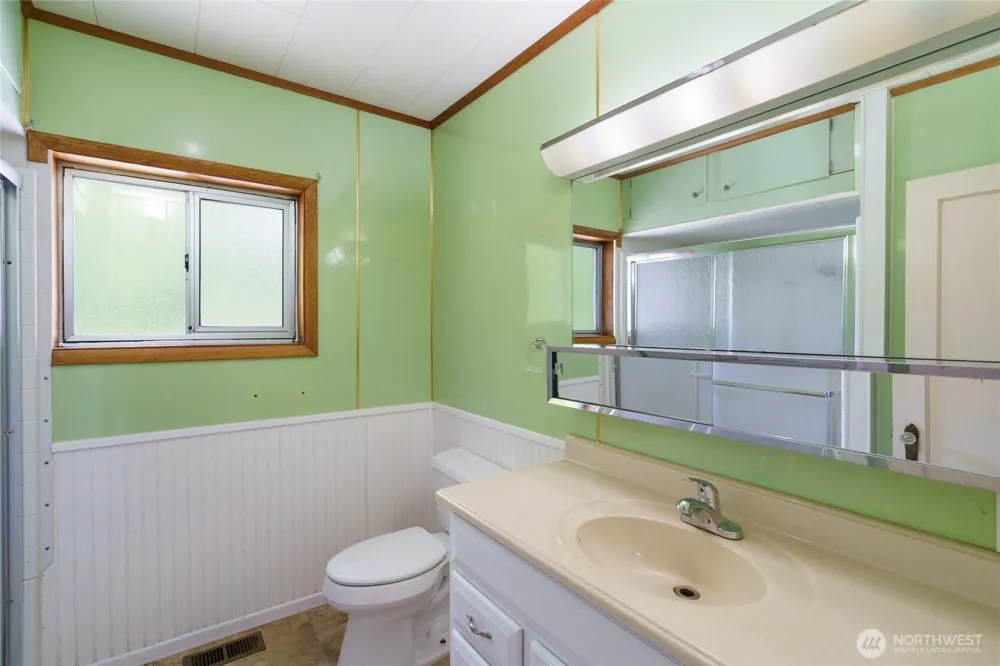 48242 Moen Road Concrete, WA 98237