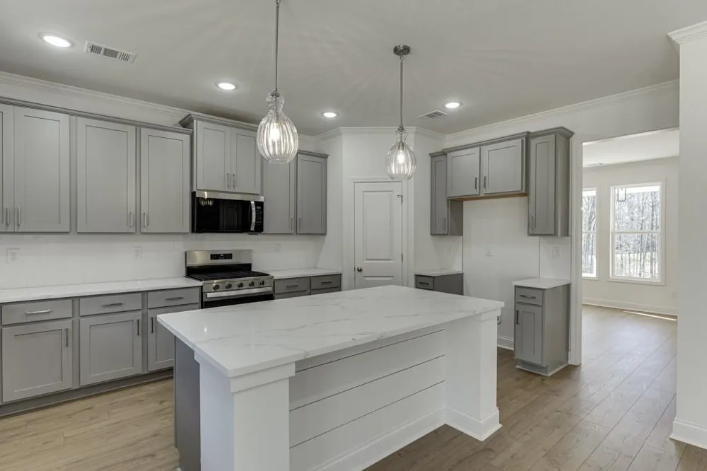 979 Lakeview Commerce, GA 30529