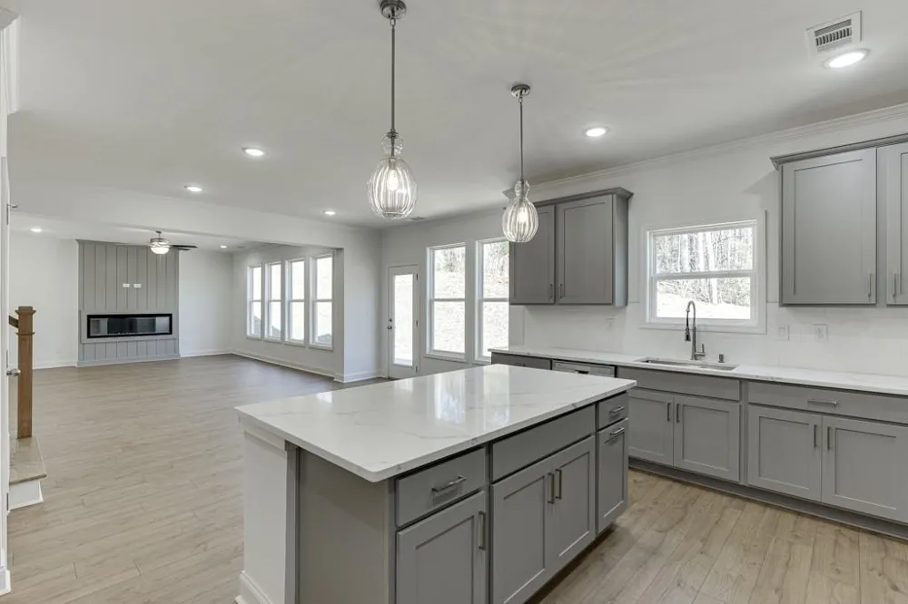 979 Lakeview Commerce, GA 30529