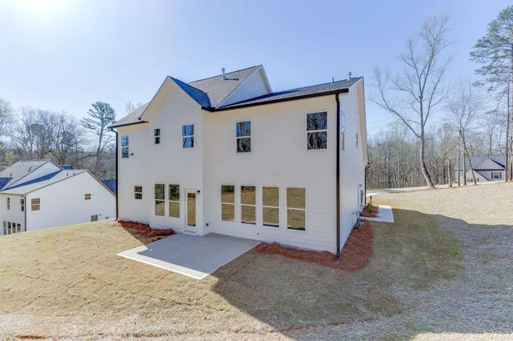 979 Lakeview Commerce, GA 30529