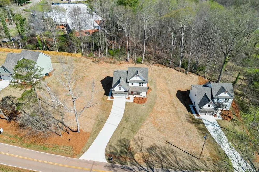 979 Lakeview Commerce, GA 30529