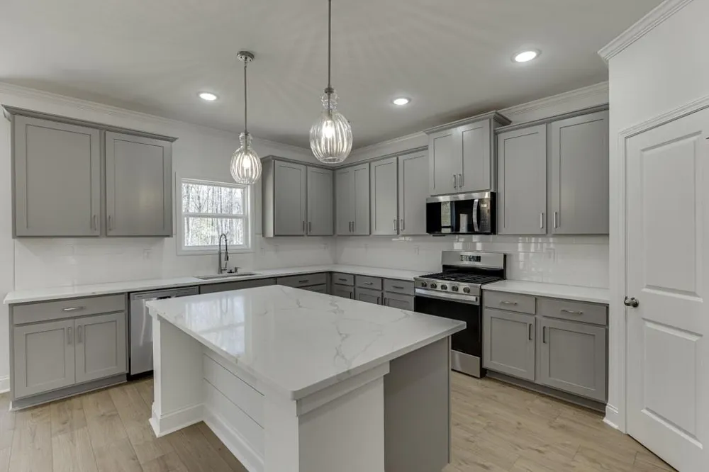 979 Lakeview Commerce, GA 30529