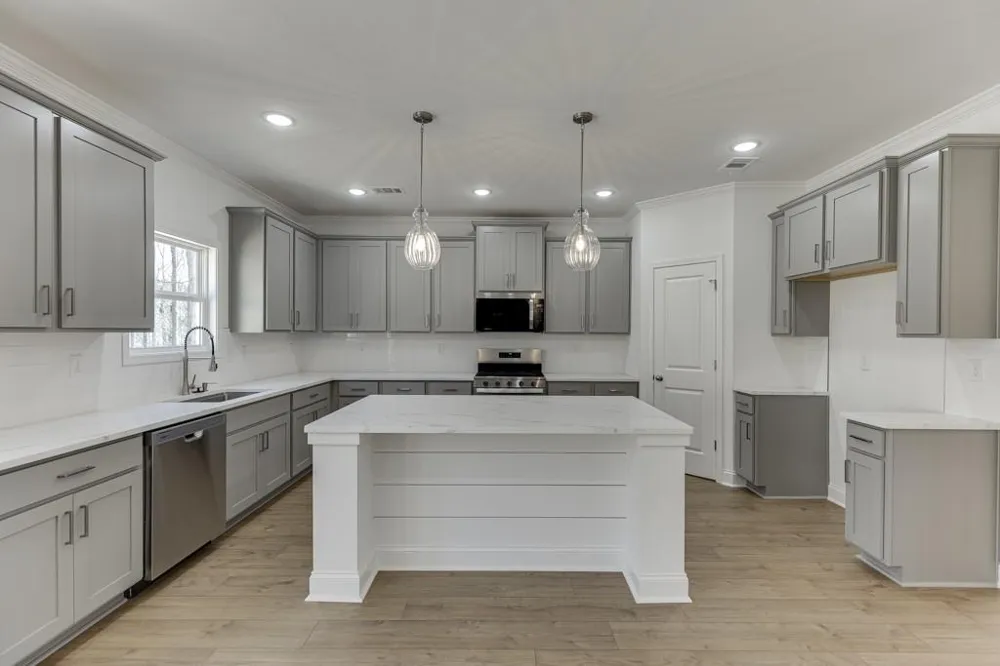 979 Lakeview Commerce, GA 30529
