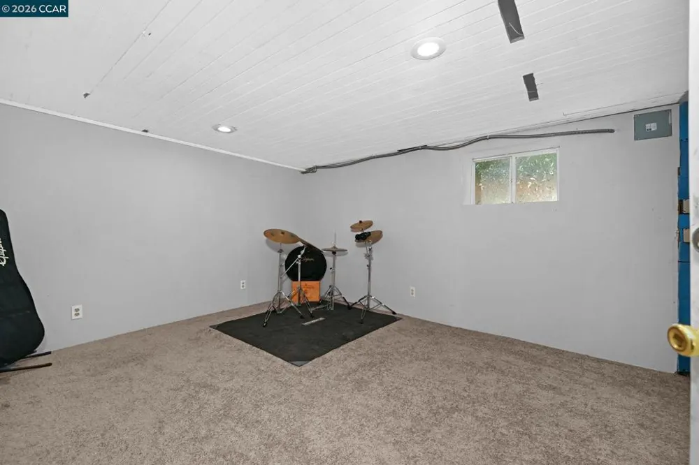 425 Bay St Crockett, CA 94525