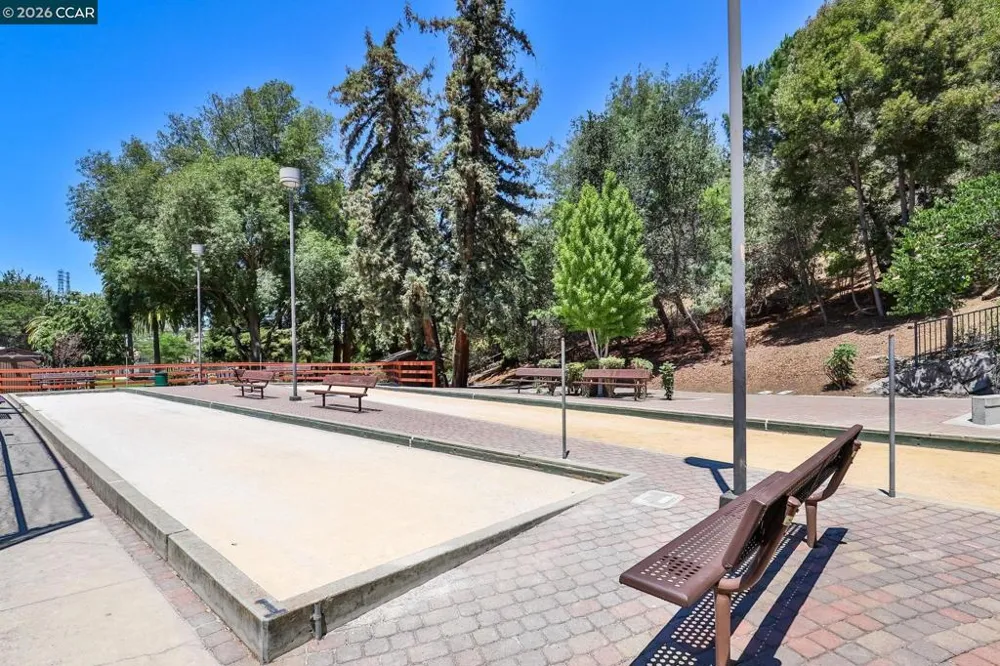 425 Bay St Crockett, CA 94525