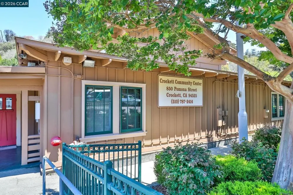 425 Bay St Crockett, CA 94525