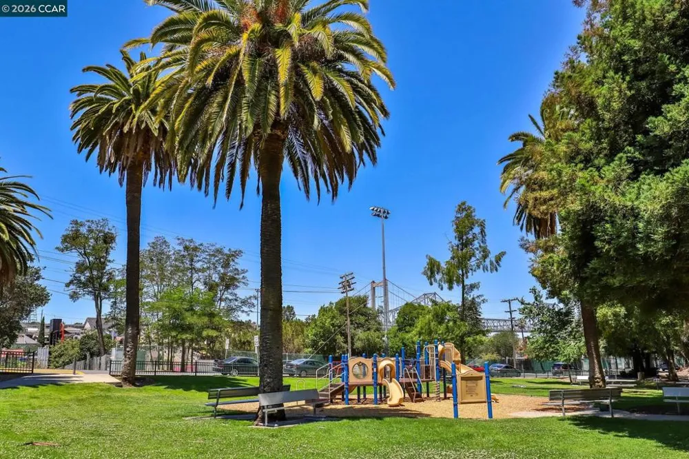 425 Bay St Crockett, CA 94525