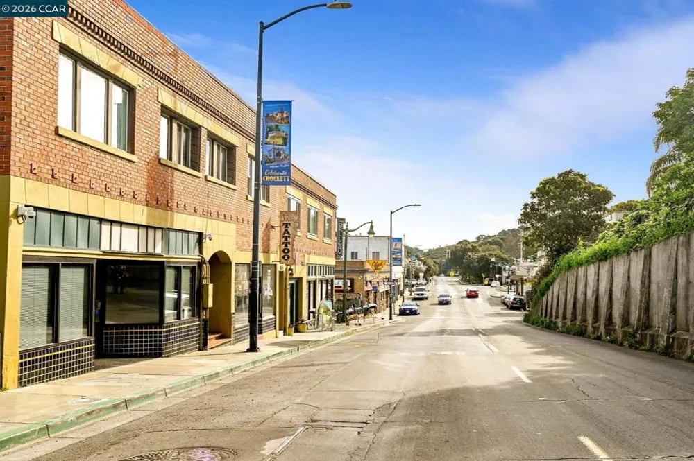 425 Bay St Crockett, CA 94525
