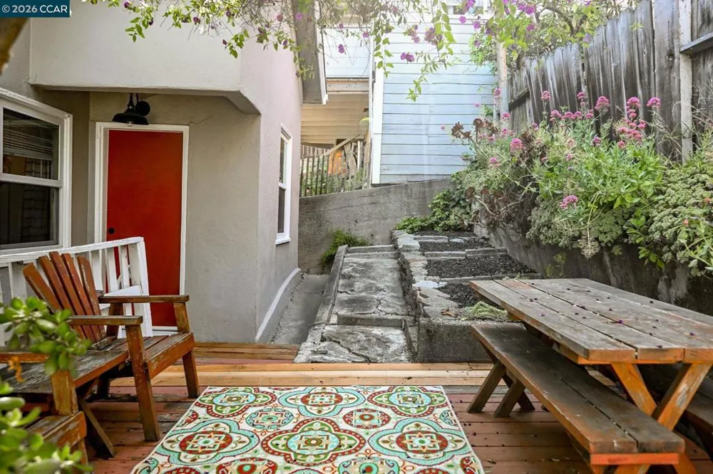 425 Bay St Crockett, CA 94525